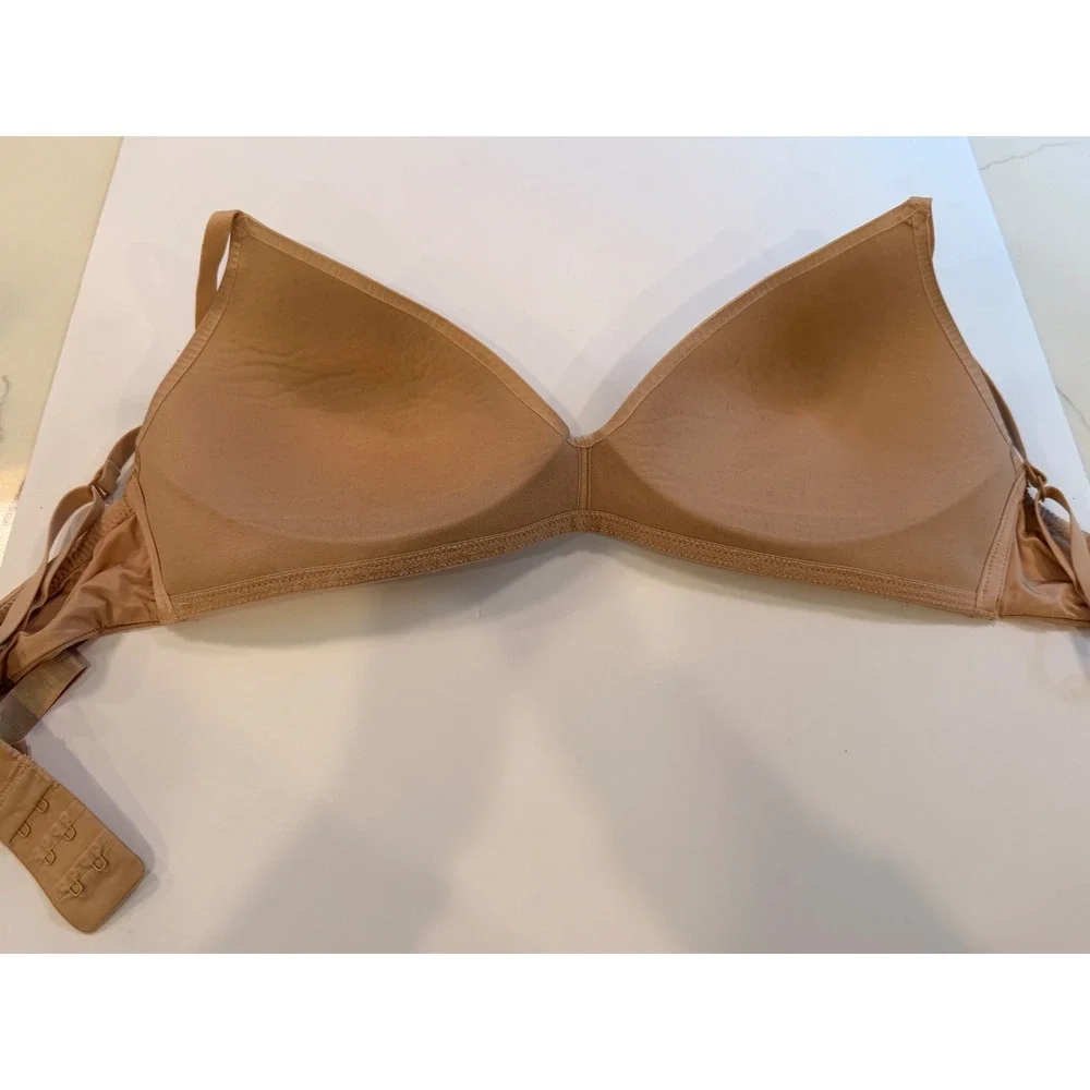 SKIMS Fits Everybody T-Shirt Bra Nude Tan Wireless Molded‎ Cup 38B - Picture 7 of 9